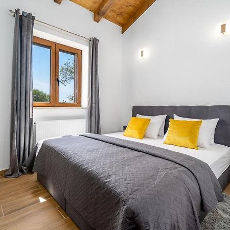 New! Promina Luxury Villa With 72Sqm Heated Pool, Jacuzzi, Infrared Sauna, Tennis Court, Media Room Bogatić Exterior foto