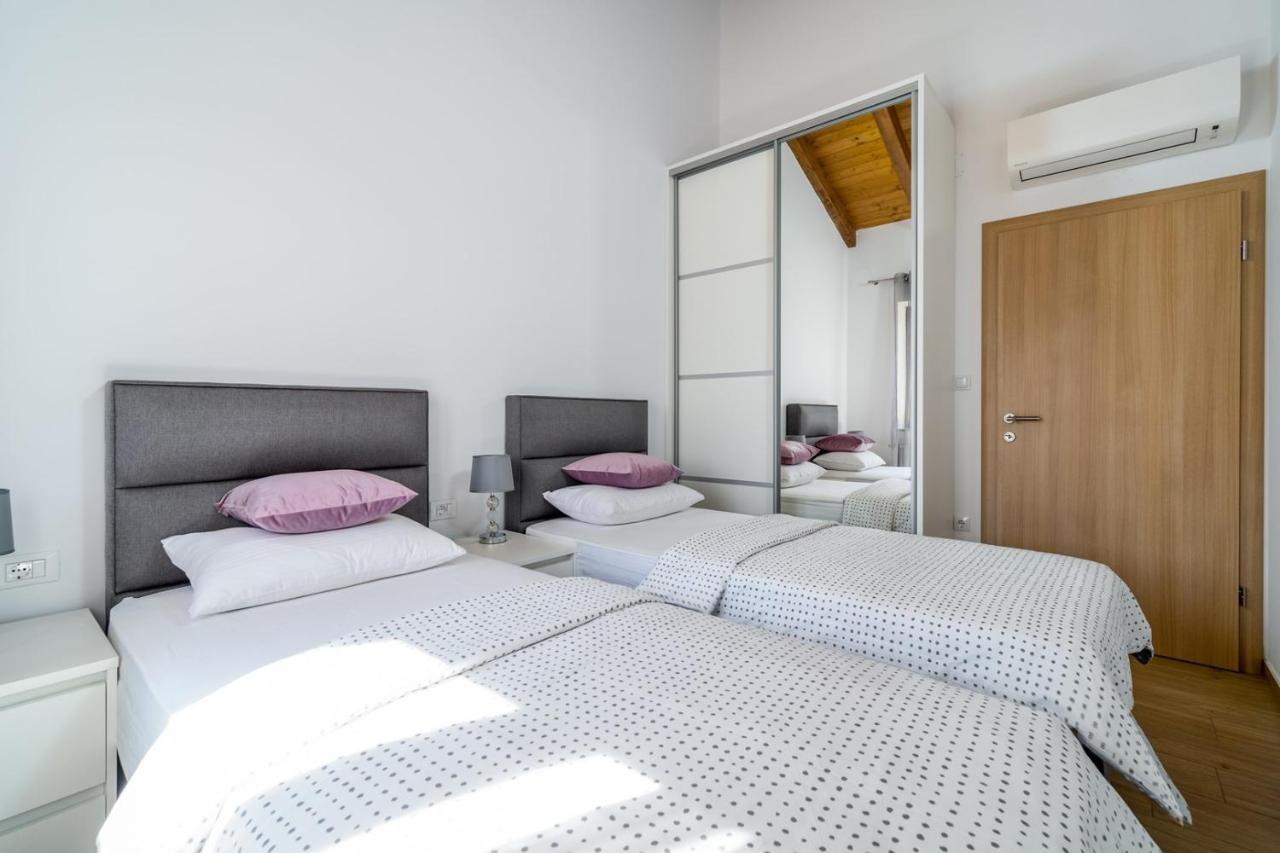 New! Promina Luxury Villa With 72Sqm Heated Pool, Jacuzzi, Infrared Sauna, Tennis Court, Media Room Bogatić Exterior foto