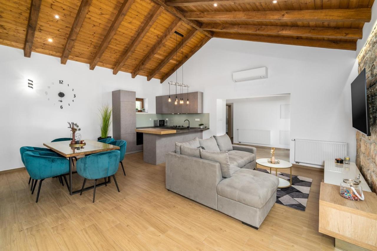 New! Promina Luxury Villa With 72Sqm Heated Pool, Jacuzzi, Infrared Sauna, Tennis Court, Media Room Bogatić Exterior foto