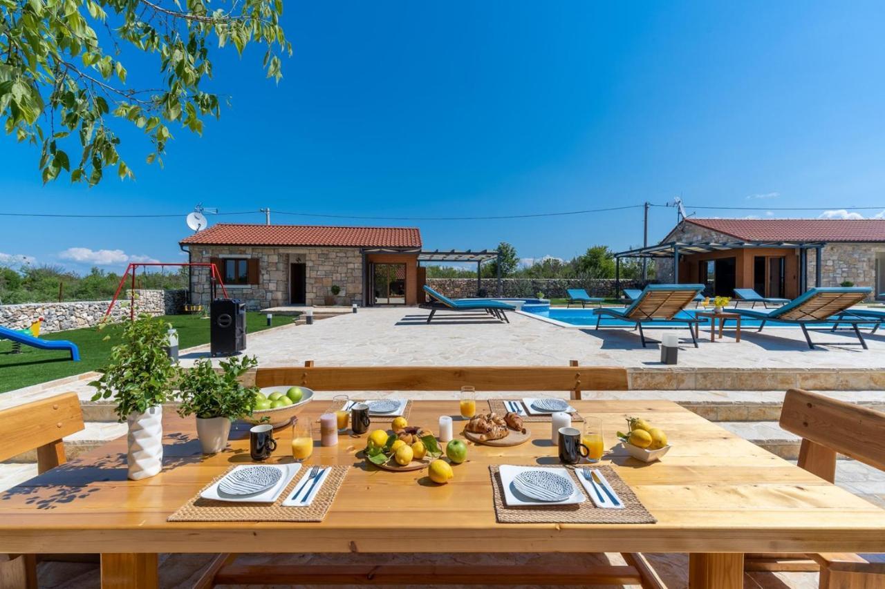 New! Promina Luxury Villa With 72Sqm Heated Pool, Jacuzzi, Infrared Sauna, Tennis Court, Media Room Bogatić Exterior foto
